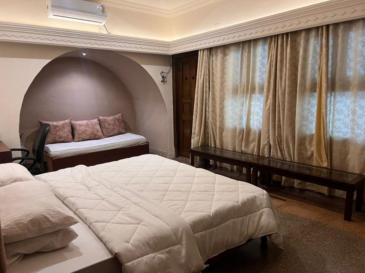 Aavaa Shanti Niwas Hotel Varanasi